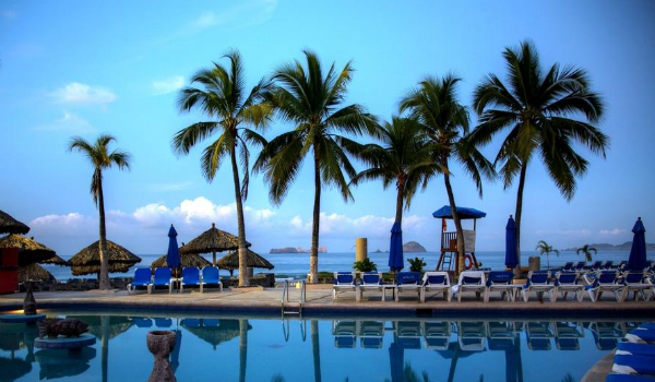 Intercontinental Presidente Ixtapa Resort pool