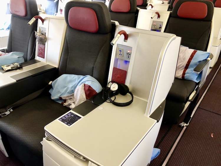 Austrian Business Class seat LAX - VIE