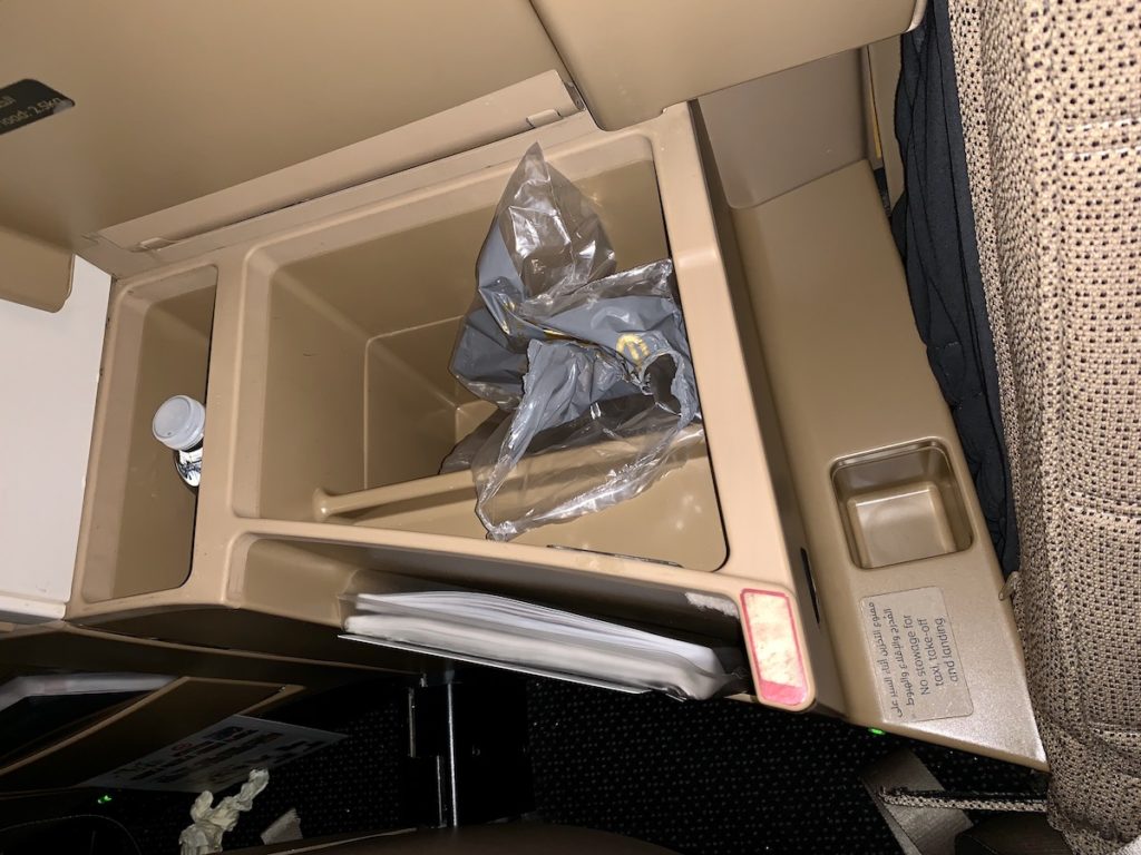 Etihad business class 787-9 storage