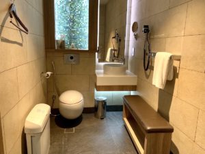 Etihad business class lounge shower rooms