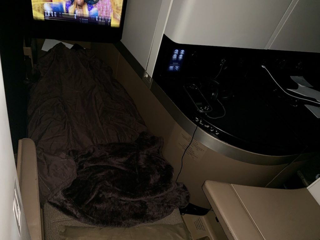 Etihad business class seat 787-9 IAD - AUH