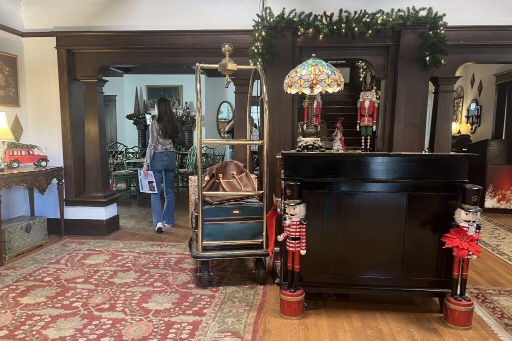 Dragonfly Inn reception desk at the Gilmore Girls tour